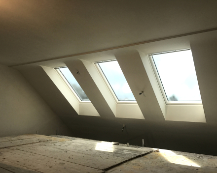 Binnenbepleistering en -cementering