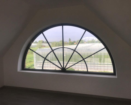 Binnenbepleistering en -cementering